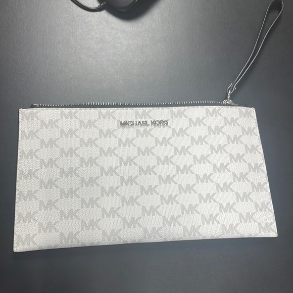 Michael Kors Textured Leather Large Wristlet/Clutch/Handbag - Picture 1 of 7